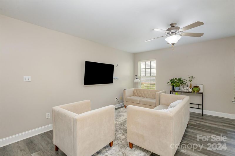 409 Eastway Ln, Conover, NC 28613