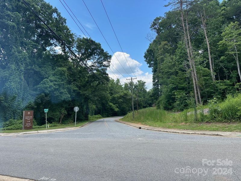 3061 12th Ave SE, Hickory, NC 28602