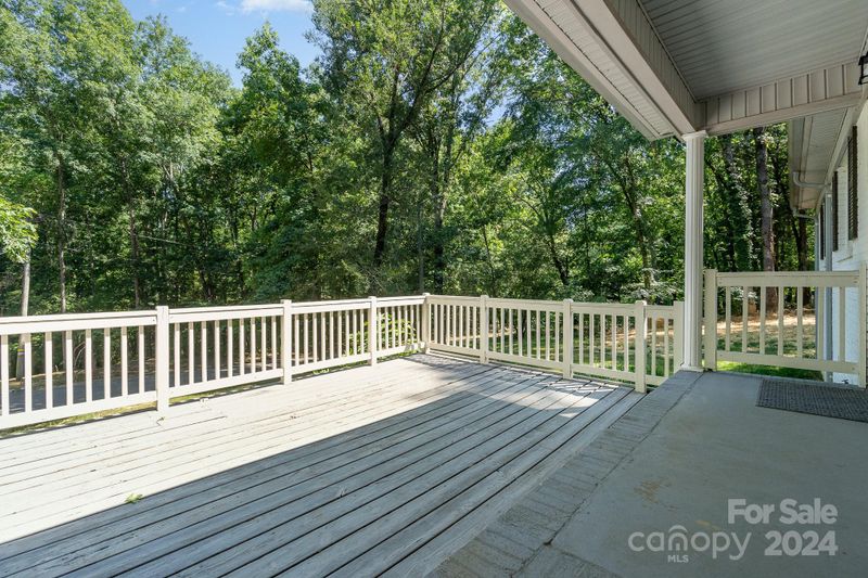 1657 University Park Dr, Lancaster, SC 29720