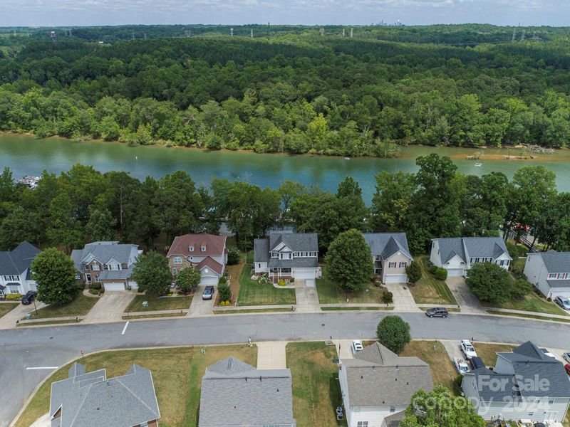 144 Lighthouse Rd, Mount Holly, NC 28120