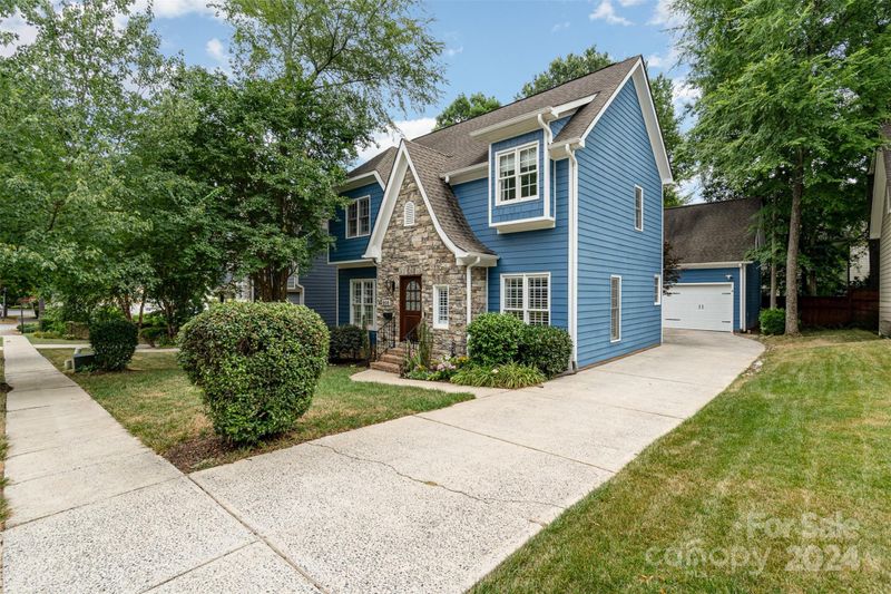 808 Isabel Ct, Charlotte, NC 28211