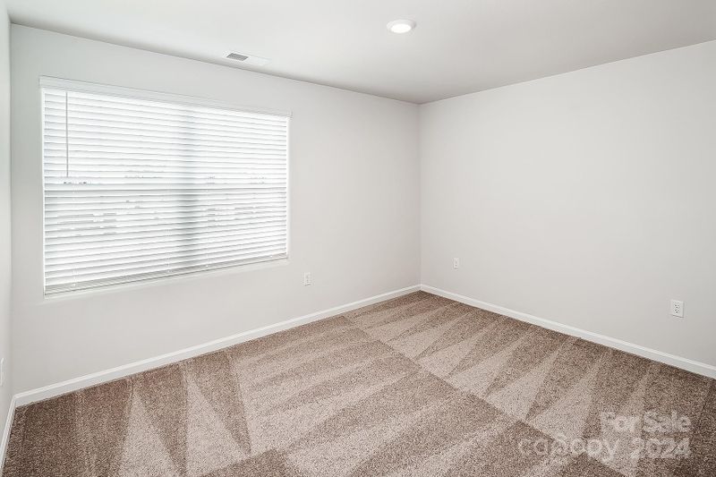 6417 Lowe Ln, Charlotte, NC 28214