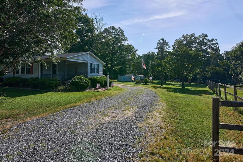 1070 27th St NE, Conover, NC 28613