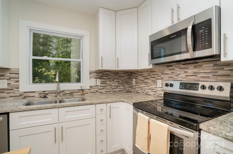 2406 Purser Dr, Charlotte, NC 28215