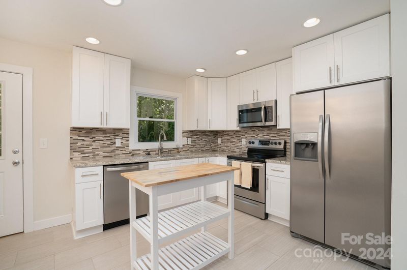 2406 Purser Dr, Charlotte, NC 28215