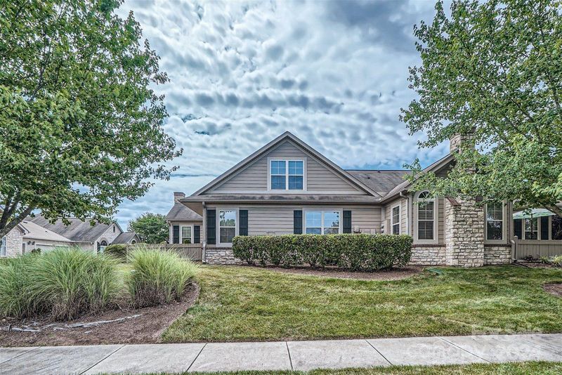 2348 Coltsview Ln, Matthews, NC 28105