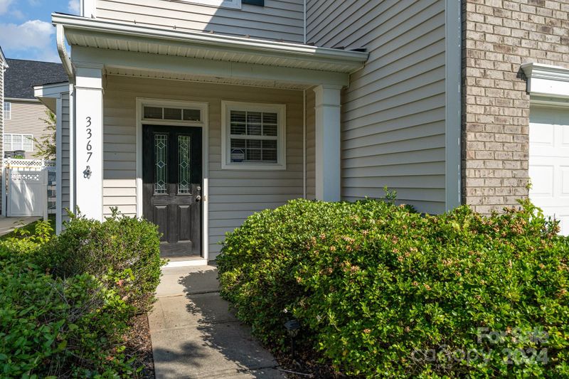3367 Streamside Dr, Davidson, NC 28036