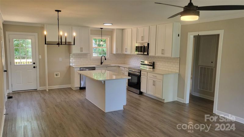 2449 Kendlewood Dr, Lancaster, SC 29720
