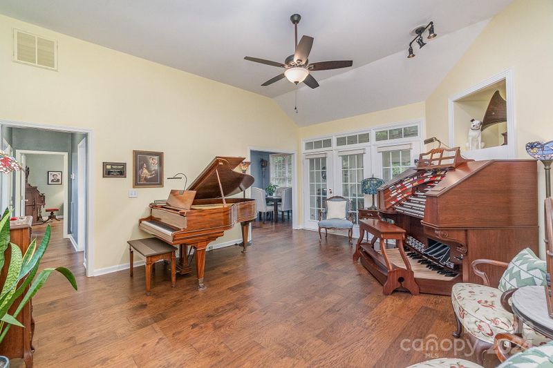 1132 Setter Ln, Concord, NC 28025