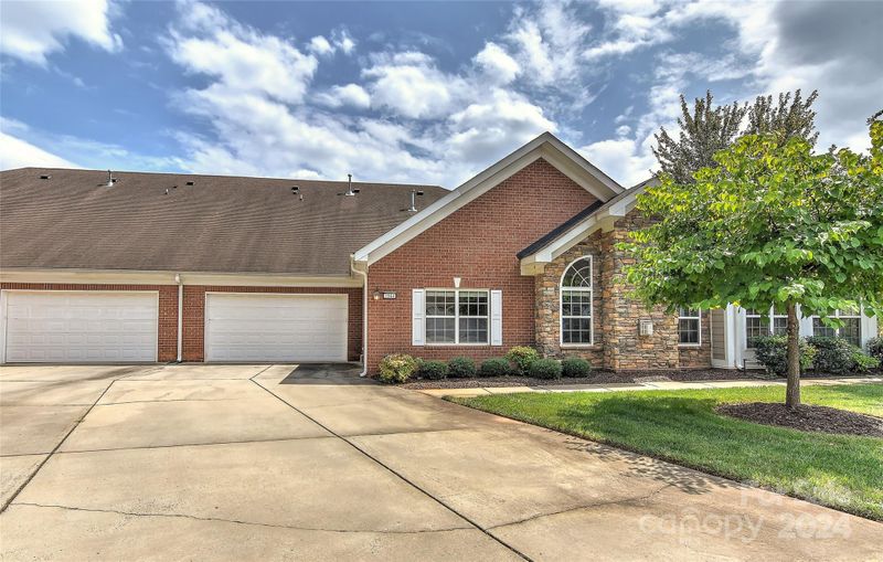 1944 Mckirkland Ct, Charlotte, NC 28105