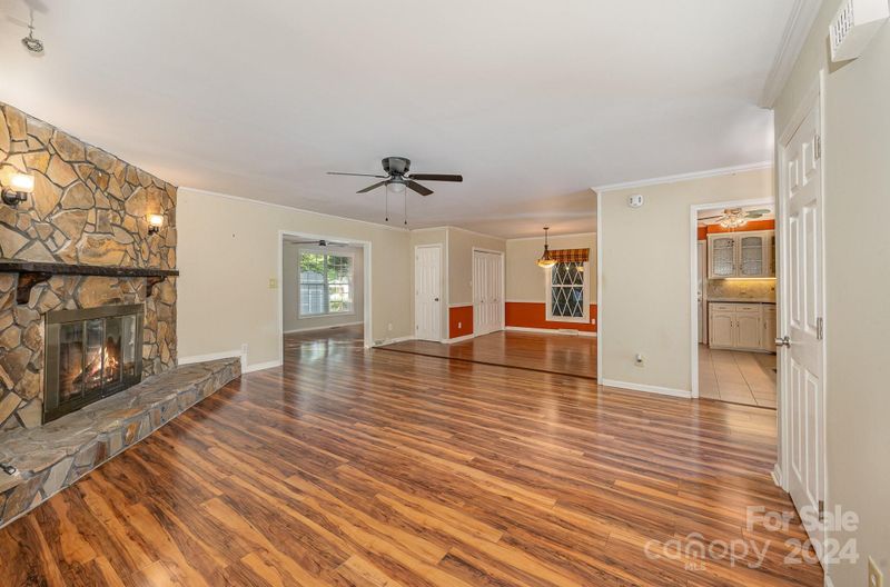 2520 Pine Forest Dr, Gastonia, NC 28056