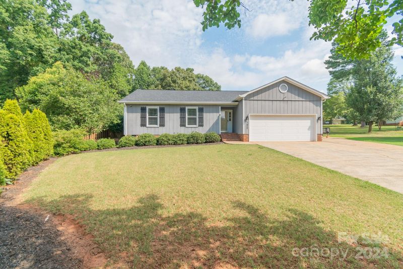 1622 Bishop Ct, Belmont, NC 28012