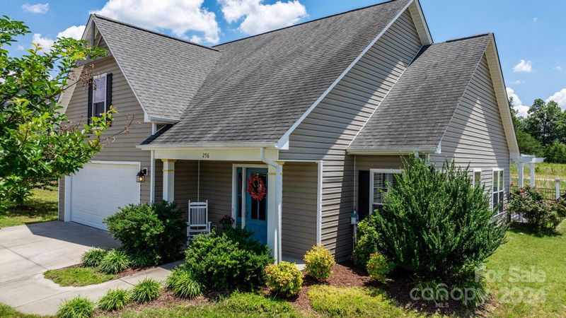 256 19th Ave SE, Hickory, NC 28602