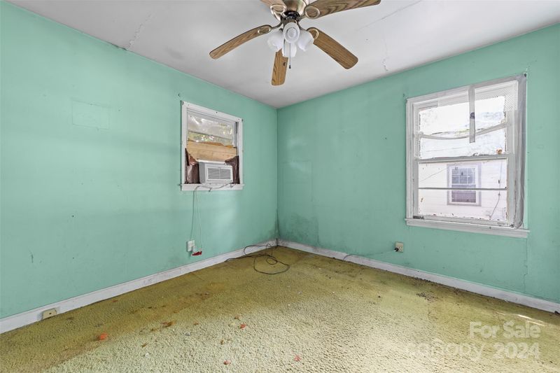 2704 Mary Ave, Gastonia, NC 28052