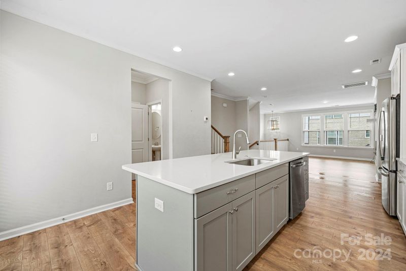 328 Hastings Run Dr, Charlotte, NC 28211