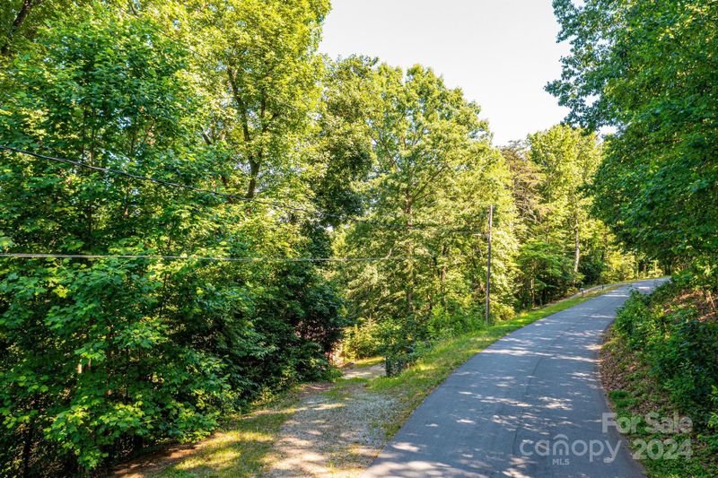 6516 Harbor Ln, Conover, NC 28613