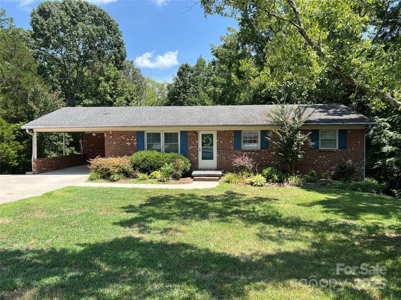 1111 S Skyland Dr, Mount Pleasant, NC 28124