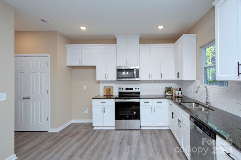 229 Robinson Clemmer Rd, Dallas, NC 28034