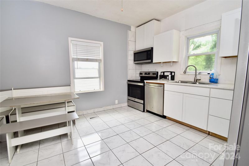 947 Mars St, Gastonia, NC 28052