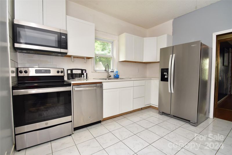947 Mars St, Gastonia, NC 28052