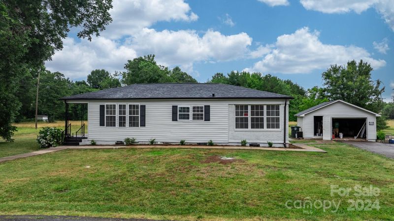 424 E 19th St, Newton, NC 28658