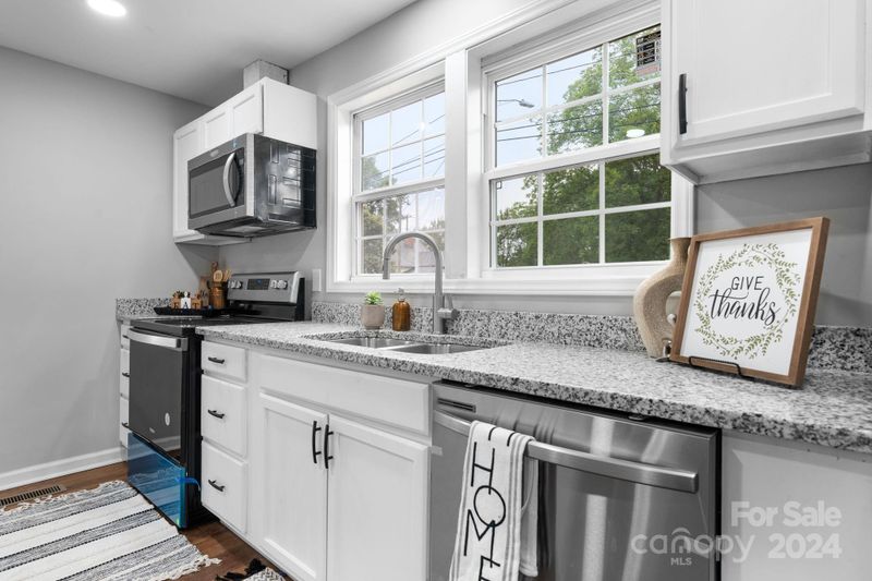 424 E 19th St, Newton, NC 28658