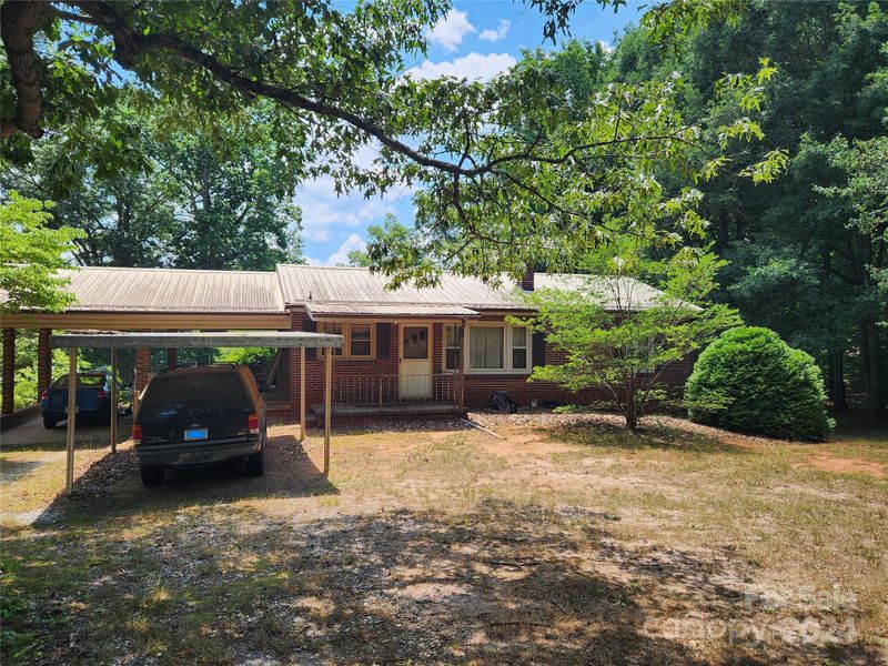 1202 4th St SW, Conover, NC 28613