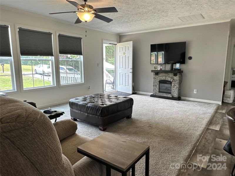 2579 10th Ave NE, Hickory, NC 28601