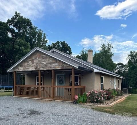 2446 Hudspeth Rd, Catawba, NC 28609