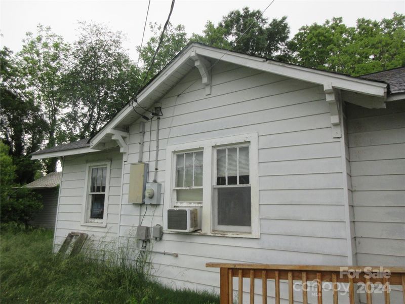 22 18th St SW, Hickory, NC 28602