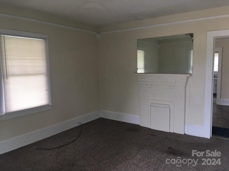22 18th St SW, Hickory, NC 28602