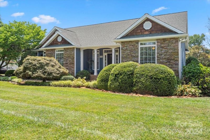 298 Canvasback Rd, Mooresville, NC 28117