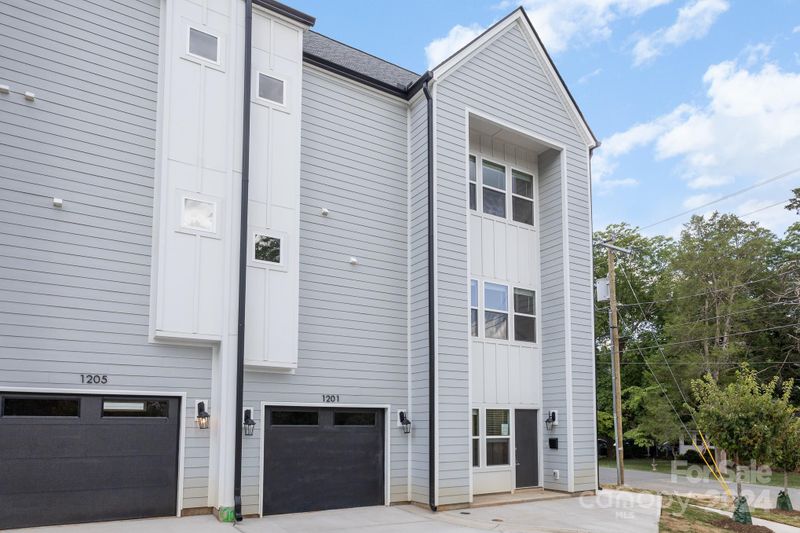 1201 Lomax Ave, Charlotte, NC 28211