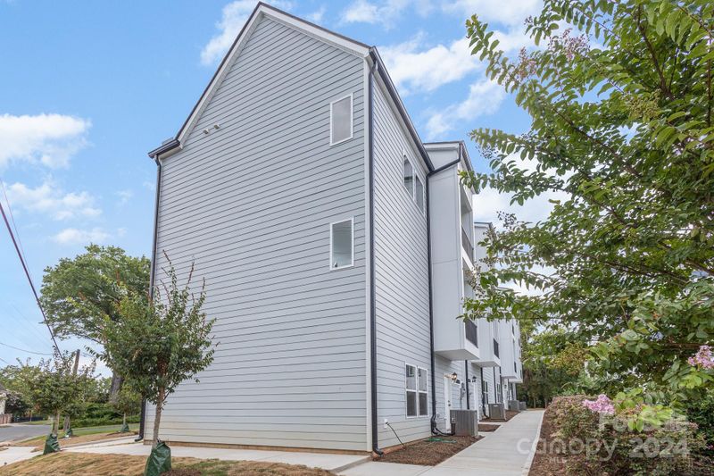1201 Lomax Ave, Charlotte, NC 28211