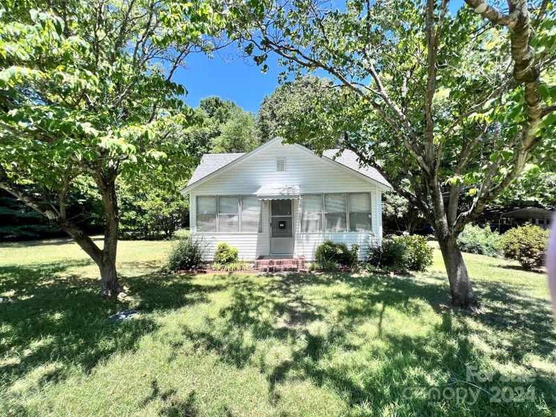 1023 10th St, Kannapolis, NC 28083