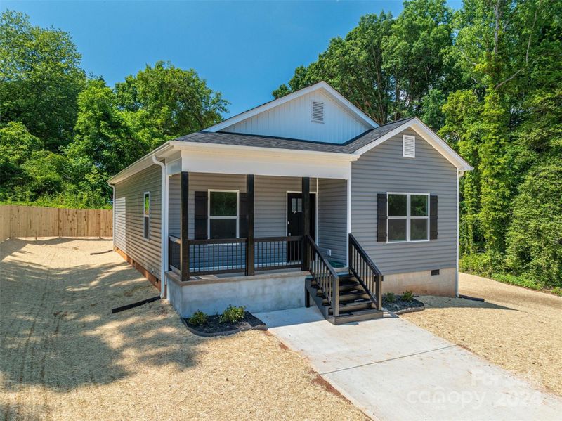 2429 10th Ave SW, Hickory, NC 28602