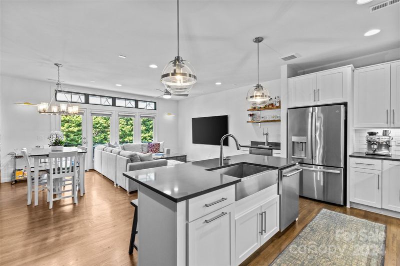 464 E 33rd St, Charlotte, NC 28205