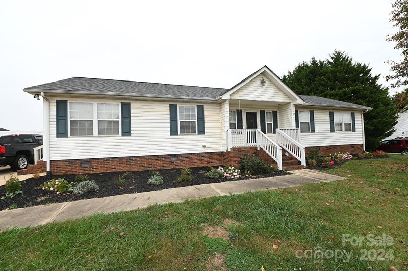 1437 Hamlet St, Lincolnton, NC 28092