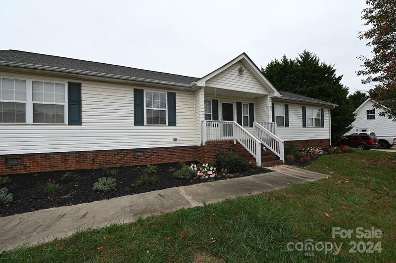 1437 Hamlet St, Lincolnton, NC 28092
