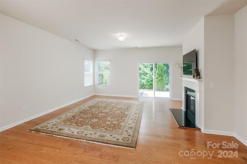 1819 Yellow Daisy Dr, Matthews, NC 28104