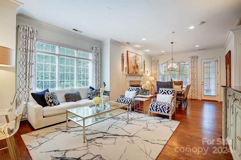 2707 Phillips Gate Dr, Charlotte, NC 28210