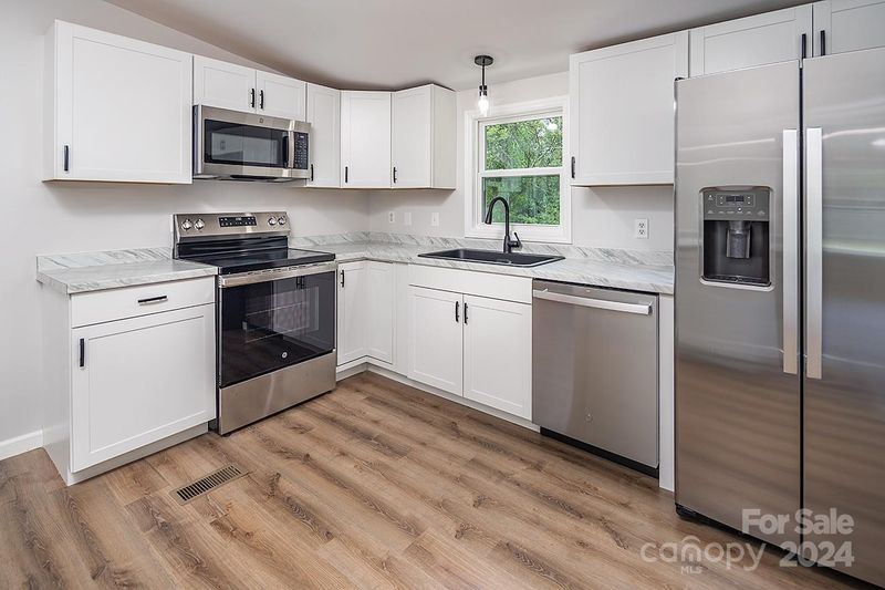 9075 Mull Rd, Vale, NC 28168