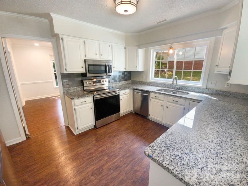 4709 Dawnridge Dr, Charlotte, NC 28226