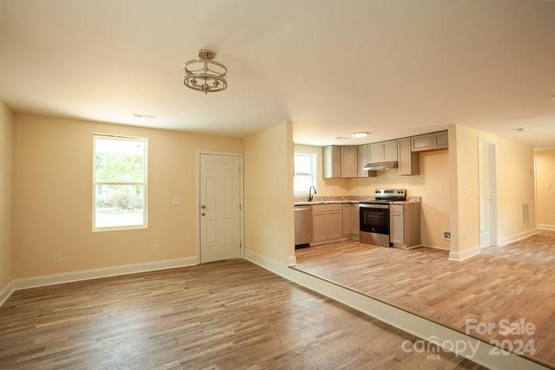 216 Brooks Rd, Gastonia, NC 28052