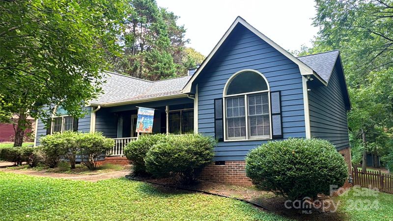 207 Colonial Dr, Belmont, NC 28012