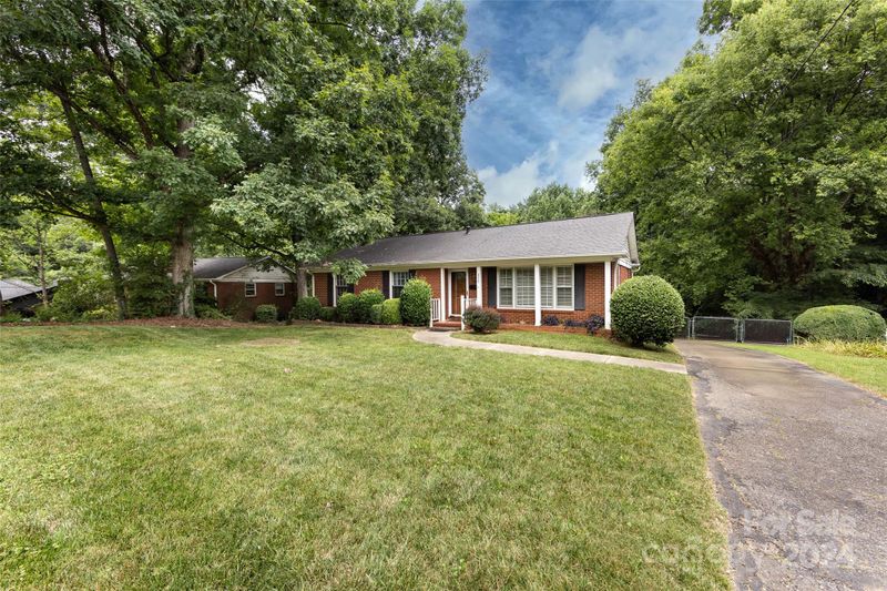 2233 Wensley Dr, Charlotte, NC 28210