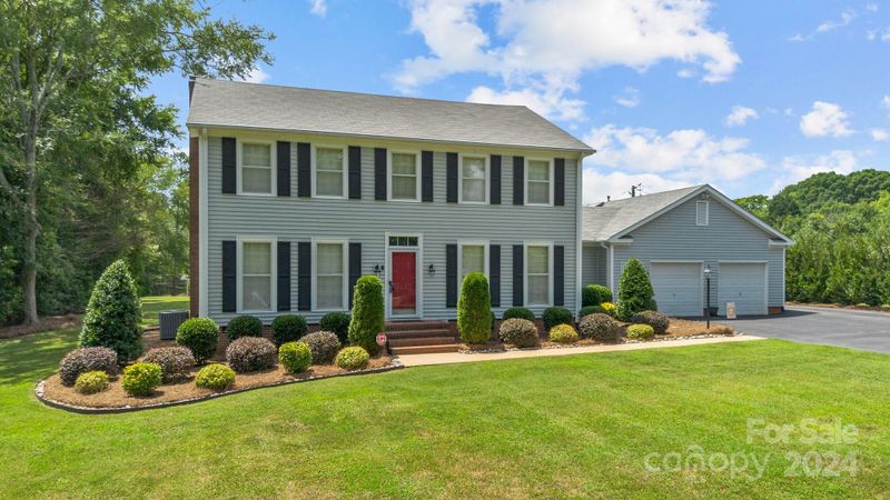 3221 Windrow Ln, Matthews, NC 28105