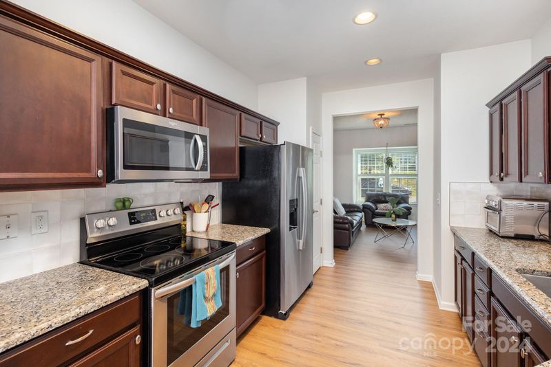 9768 Springholm Dr, Charlotte, NC 28278