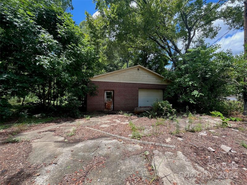 2097 W Davidson Ave, Gastonia, NC 28052