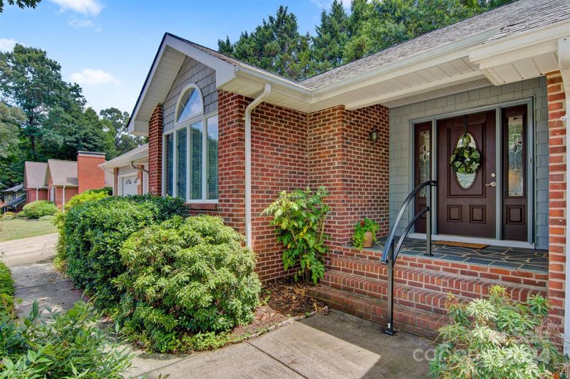 1108 10th Street Ct NW, Hickory, NC 28601